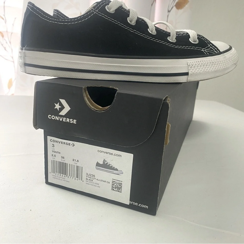 Converse All Star Chuck Taylor Ox Youth Size 3 NWT Box Black and White